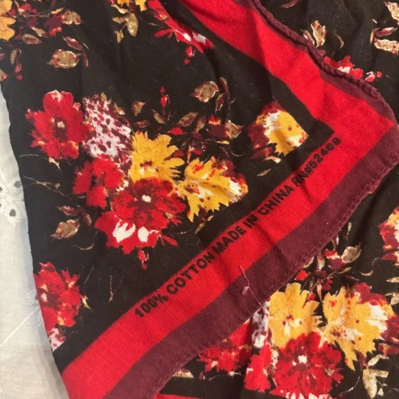 Bundle of Boho Stylish Trending bandanas with various prints. - Picture 10 of 16